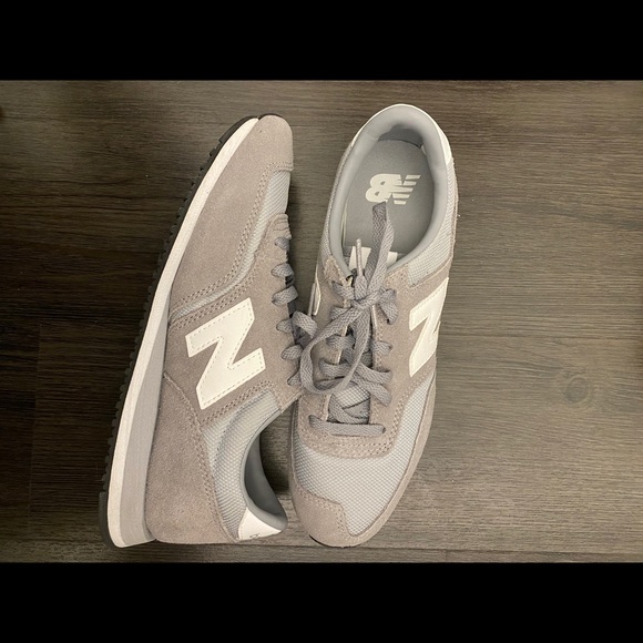 New balance grey tennis shoes - Picture 2 of 2